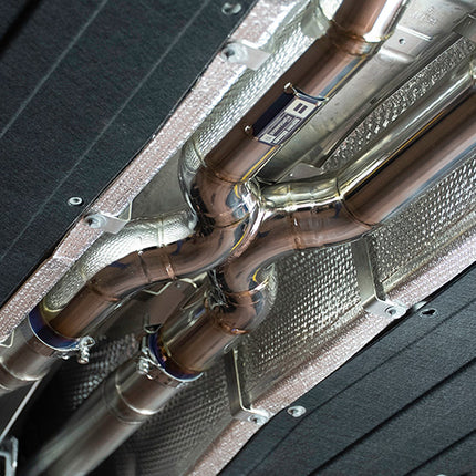 Boden Autohaus Ferrari Purosangue Titanium X-Pipe close-up