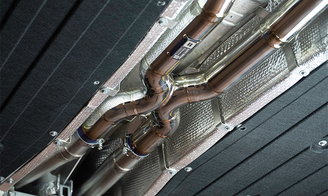 Boden Autohaus Ferrari Purosangue Titanium X-Pipe close-up