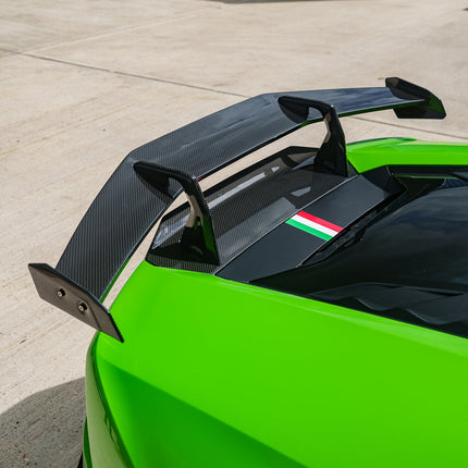 CT Carbon Huracan carbon fibre spoiler wing fitted