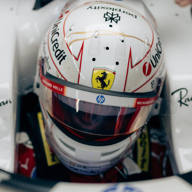 Ferrari Lewis Hamilton Japanese GP 2026 Special Edition Helmet, 1:1 Scale (LS0OT3062EXT0001f170), image 1