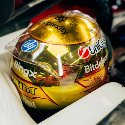 Ferrari Lewis Hamilton Singapore 2026 Special Edition Helmet, 1:1 Scale (LS0OT3065EXT0001f170), image 4