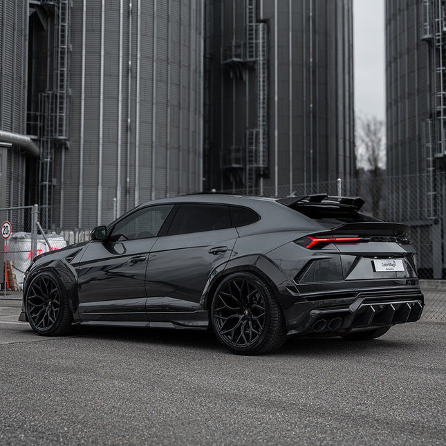 Lamborghini Urus carbon fibre arch installed