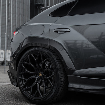 Lamborghini Urus carbon fibre arch detail